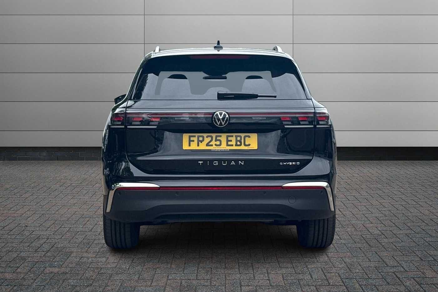 Volkswagen Tiguan 1.5 TSI eHybrid 19.7kWh Elegance SUV 5dr Petrol Plug-in Hybrid DSG Euro 6 (s/s)
