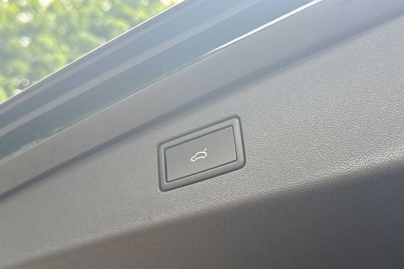 Volkswagen Tiguan 1.5 TSI eHybrid 19.7kWh Elegance SUV 5dr Petrol Plug-in Hybrid DSG Euro 6 (s/s)