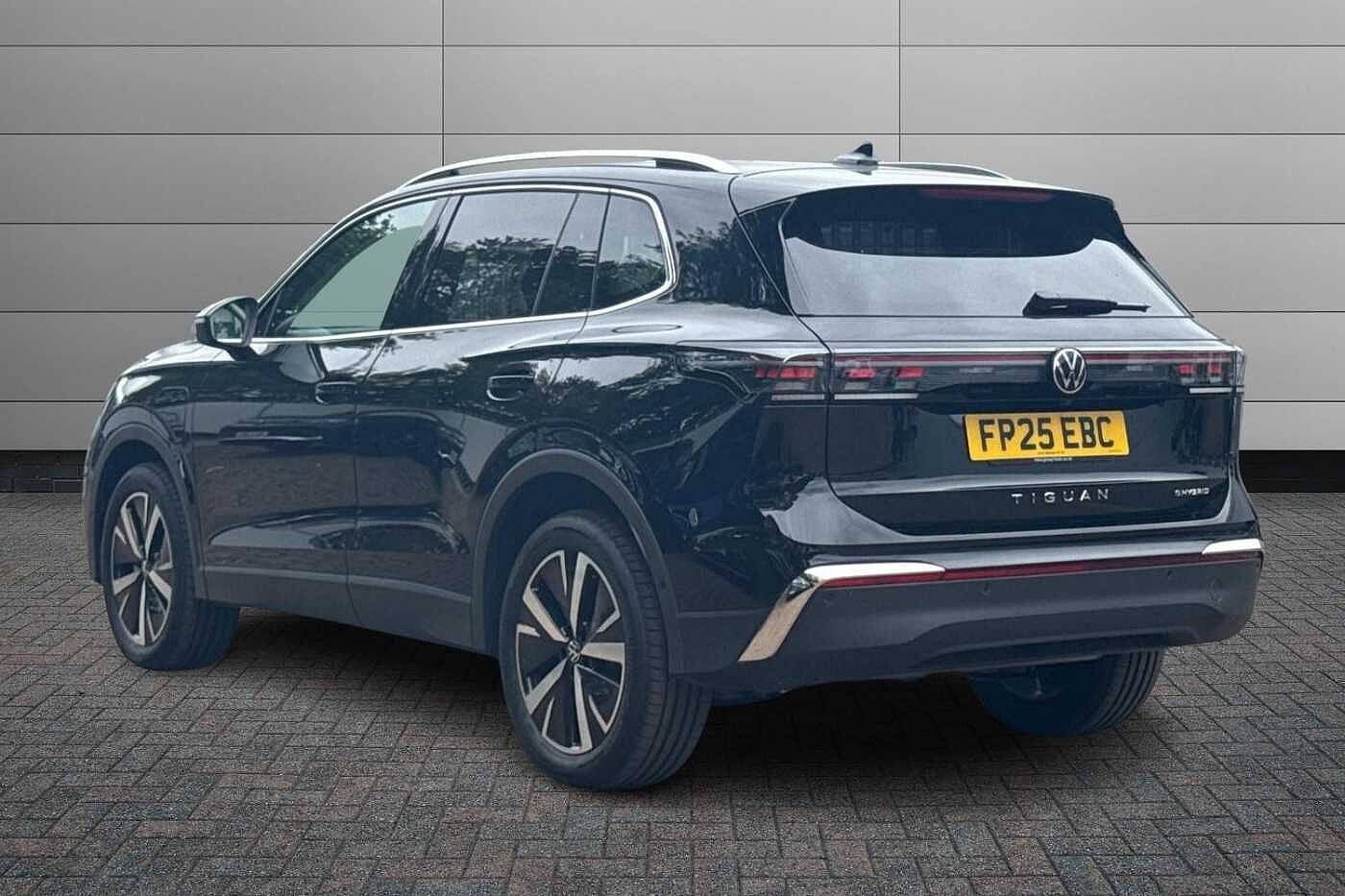 Volkswagen Tiguan 1.5 TSI eHybrid 19.7kWh Elegance SUV 5dr Petrol Plug-in Hybrid DSG Euro 6 (s/s)