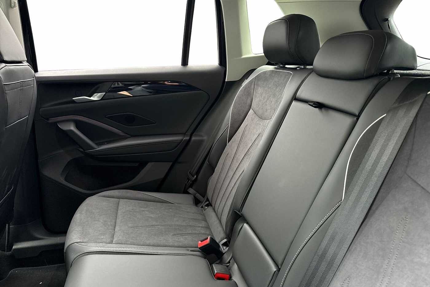 Volkswagen Tiguan 1.5 TSI eHybrid 19.7kWh Elegance SUV 5dr Petrol Plug-in Hybrid DSG Euro 6 (s/s)