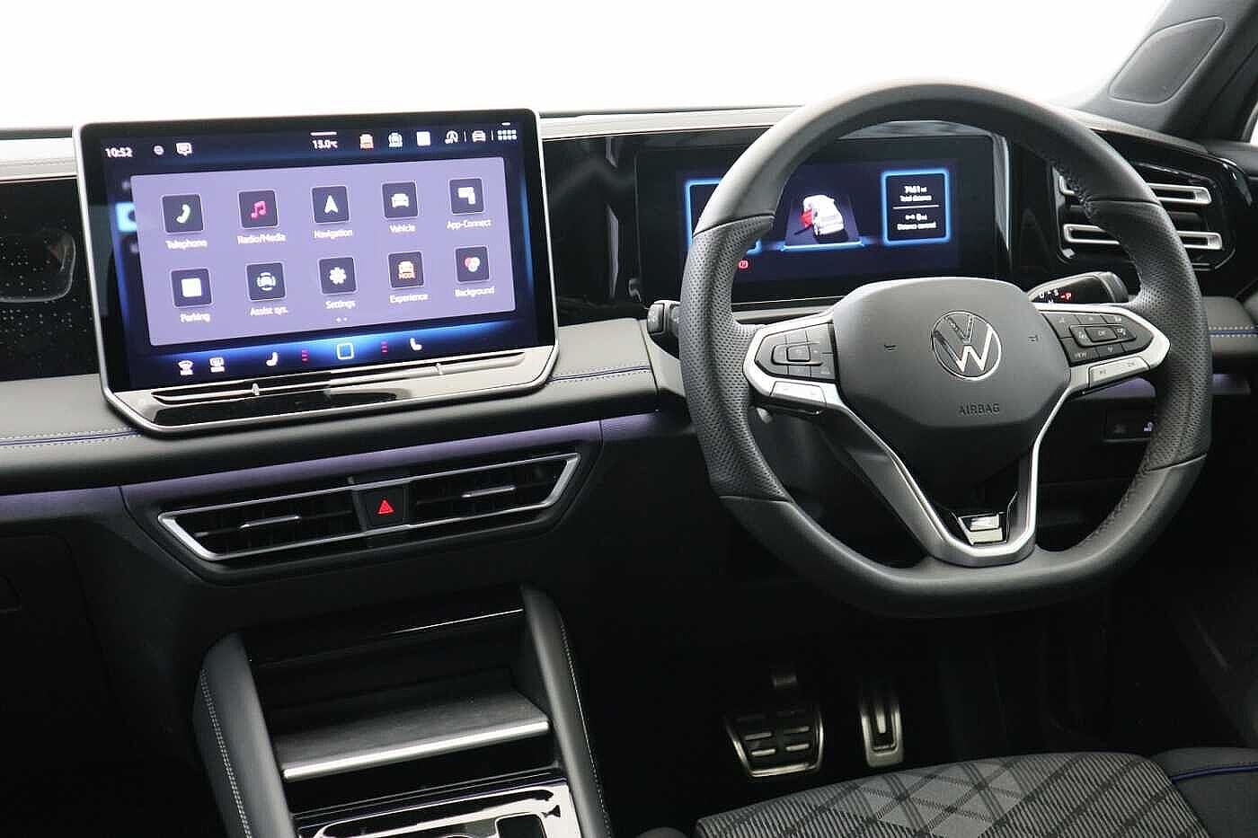 Volkswagen Tiguan 2.0TDI (150ps) R-Line DSG ⭐Panoramic Roof, Tow Bar, Assistance Pack⭐