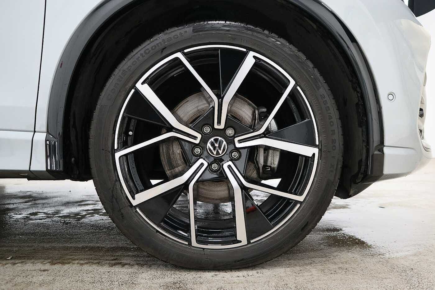 Volkswagen Tiguan 2.0TDI (150ps) R-Line DSG ⭐Panoramic Roof, Tow Bar, Assistance Pack⭐