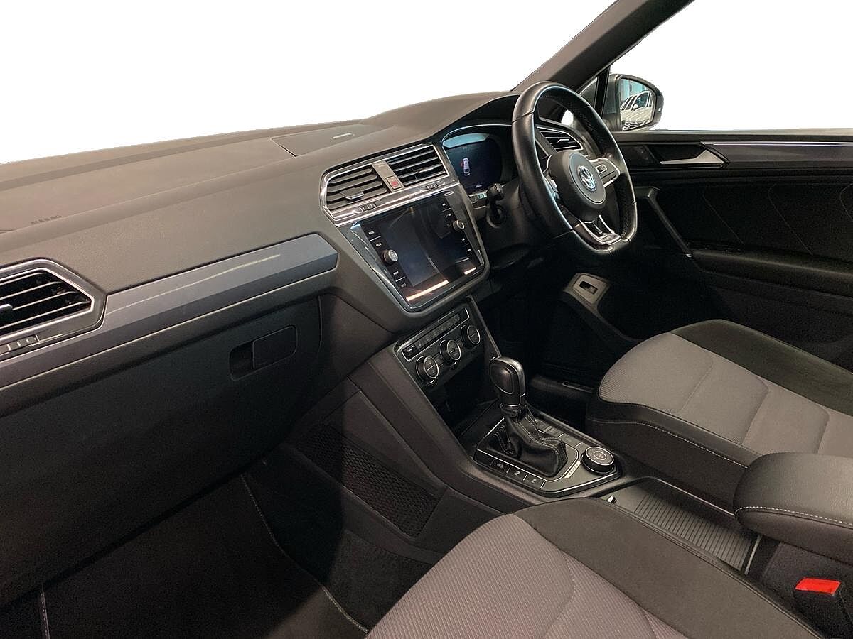 Volkswagen Tiguan 2.0 TSI 180PS R-Line 4Motion DS