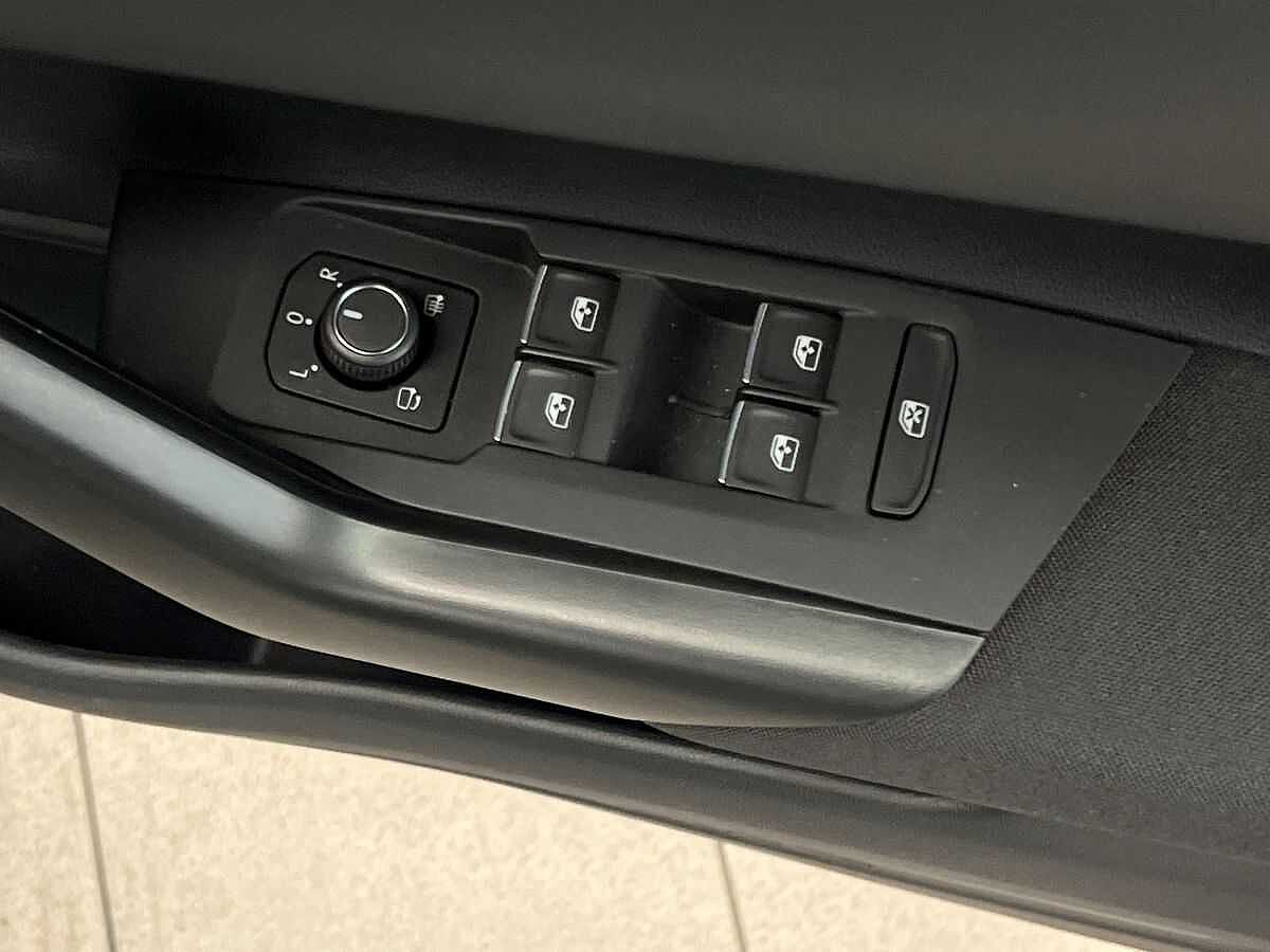 Volkswagen Polo 1.0 TSI R-Line 5Dr DSG