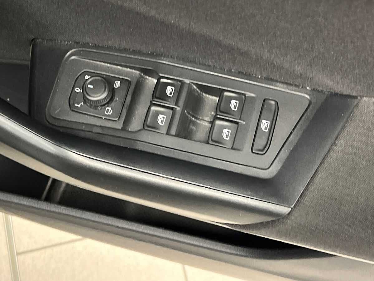 Volkswagen T-Roc 1.5 TSI Life 5Dr DSG