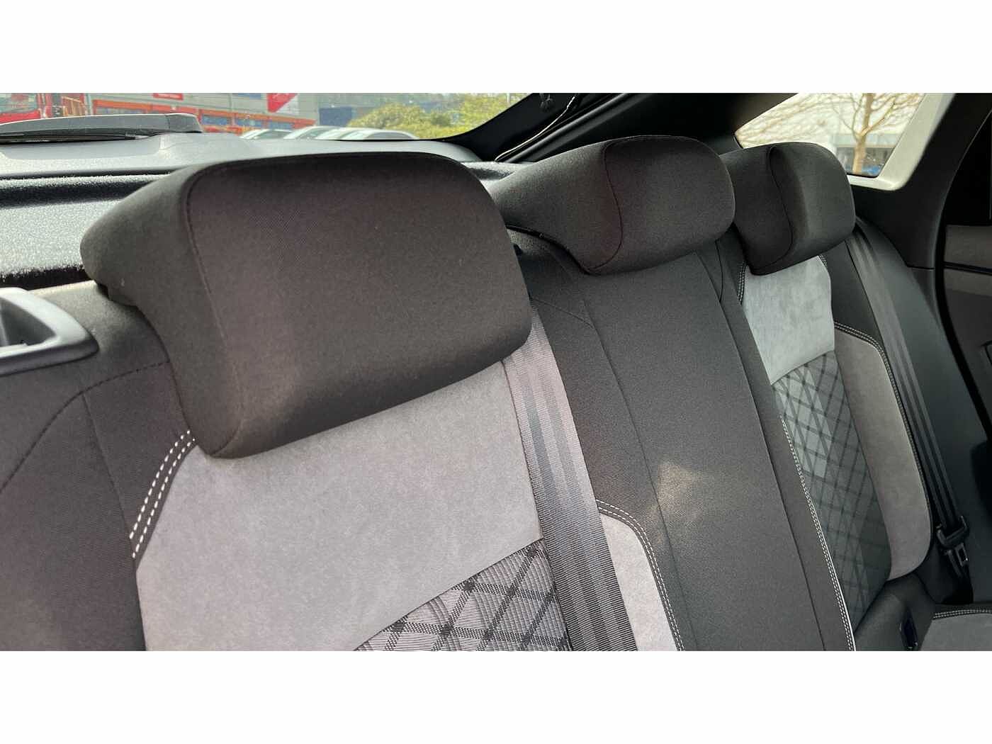 Volkswagen Taigo R-Line 1.0 TSI 110PS 7-speed DSG 5 Door