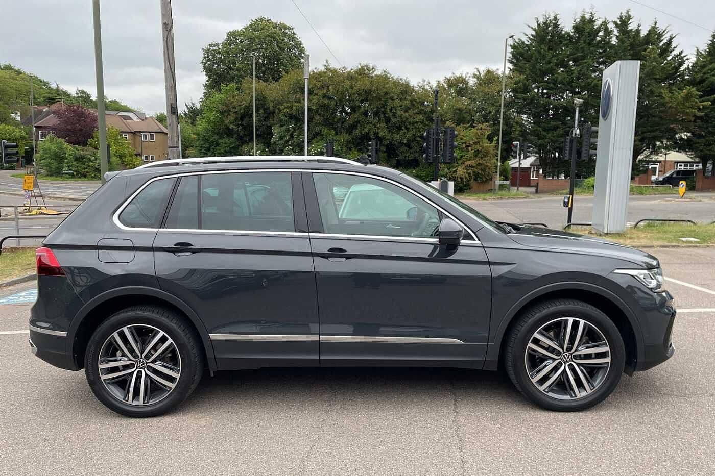 Volkswagen Tiguan PA Life 1.4 TSI (245ps) Elegance Hybrid DSG 5 door