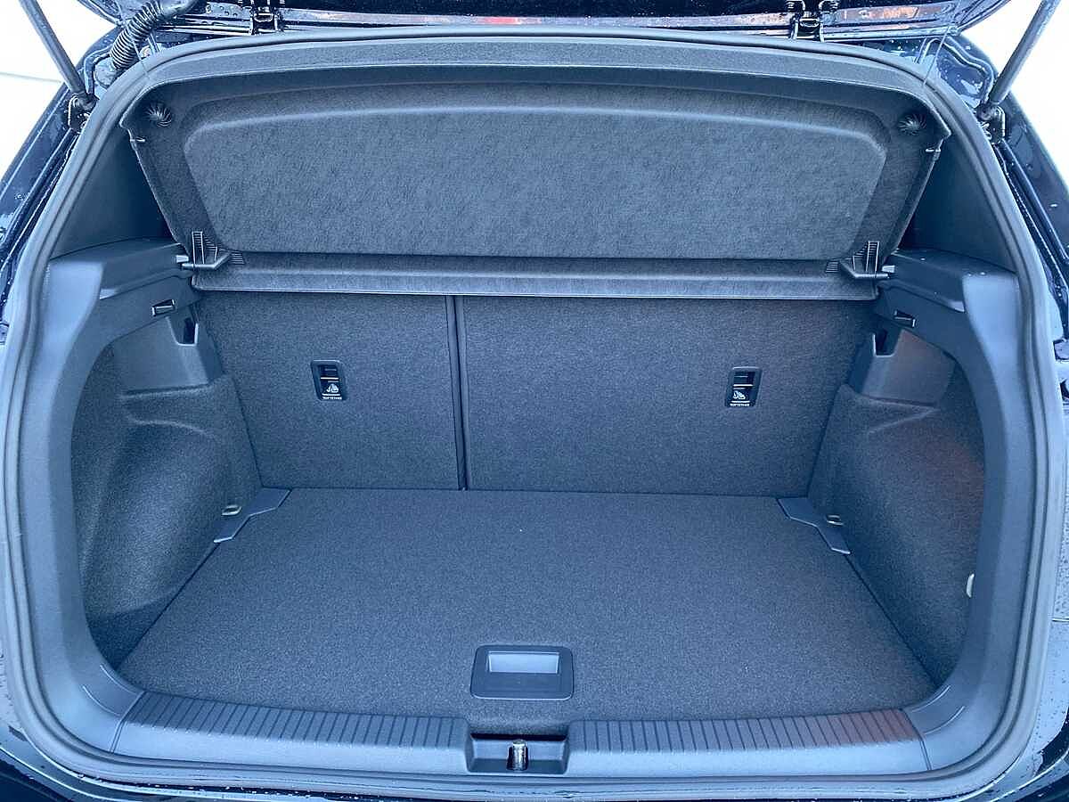 Volkswagen T-Cross 1.0 TSI (110ps) R-Line Hatchback