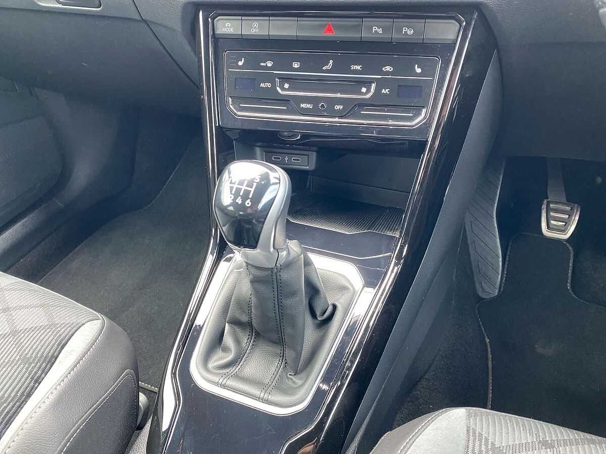 Volkswagen T-ROC 2.0TDI (150ps) R-Line EVO
