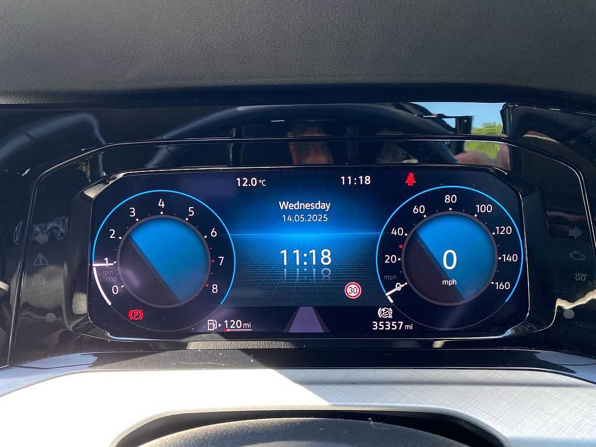 Volkswagen Golf 1.5 TSI Life 5Dr