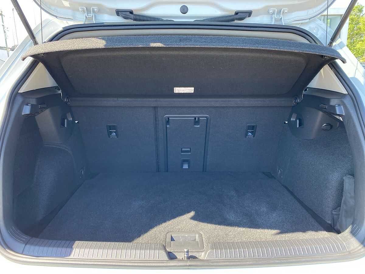 Volkswagen Golf 1.5 TSI Life 5Dr