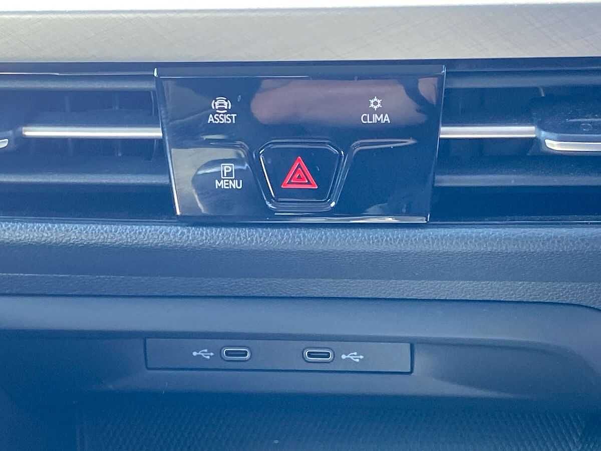 Volkswagen Golf 1.5 TSI Life 5Dr