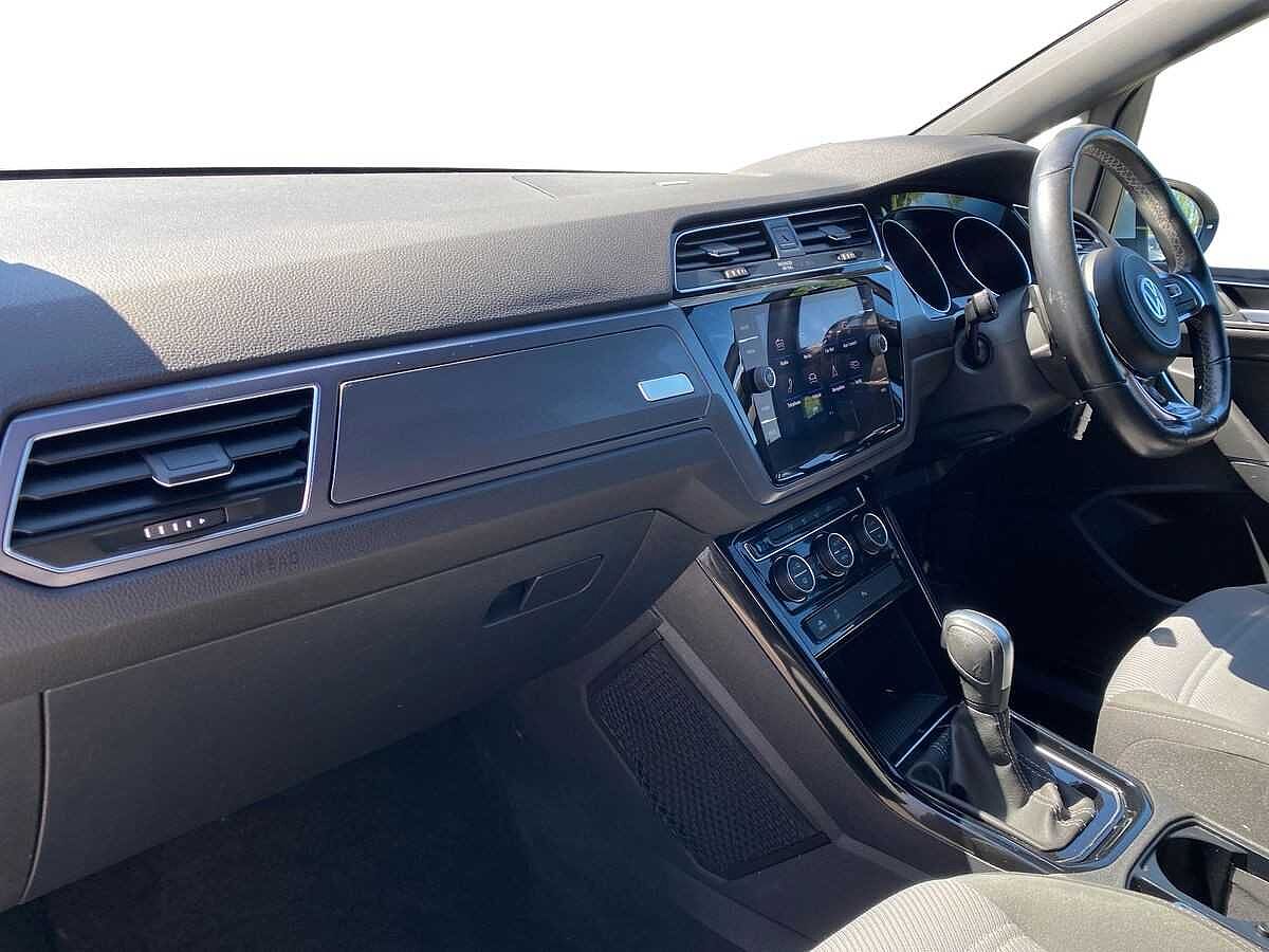 Volkswagen Touran 1.5 TSI EVO R-Line 5Dr DSG
