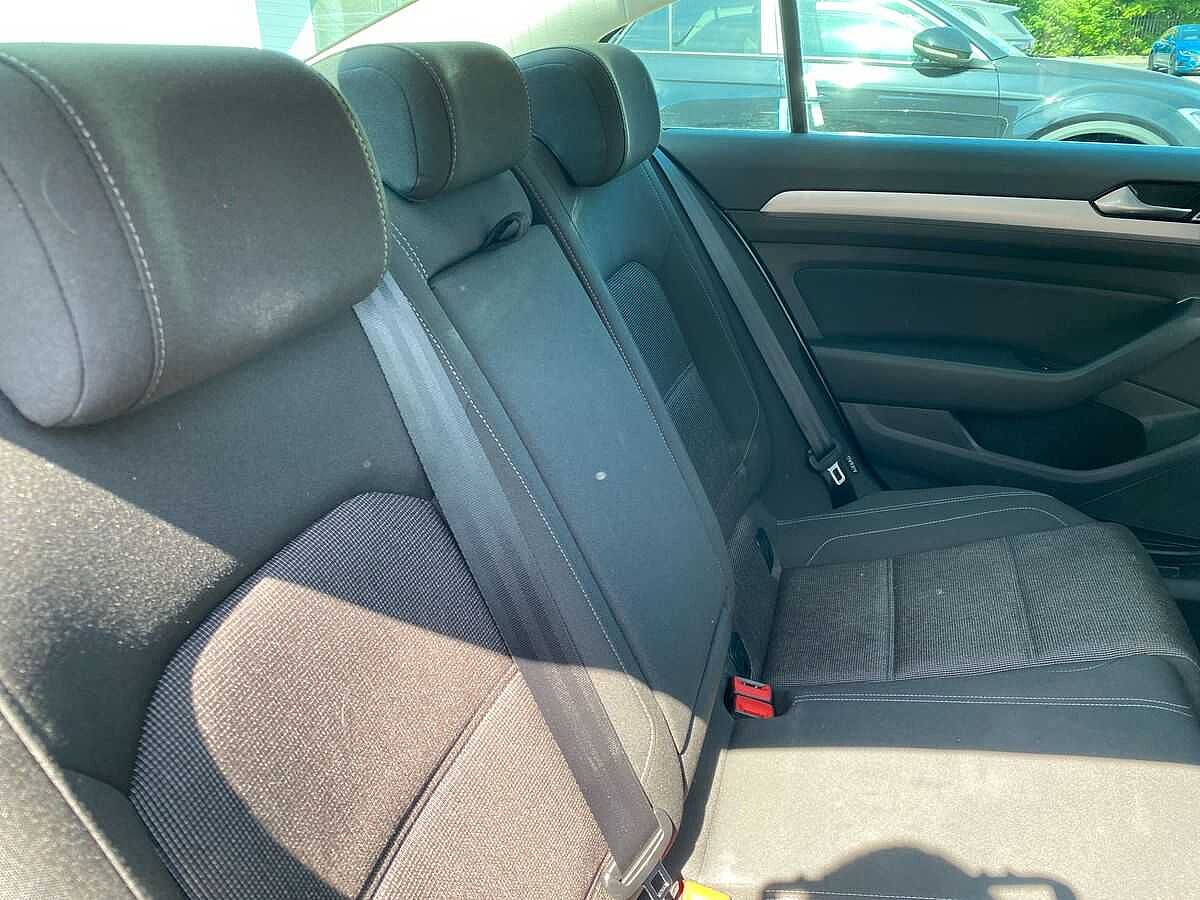 Volkswagen Passat 2.0 TDI SE Business 150PS