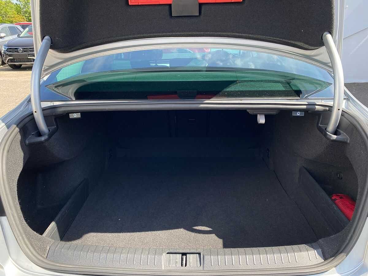 Volkswagen Passat 2.0 TDI SE Business 150PS