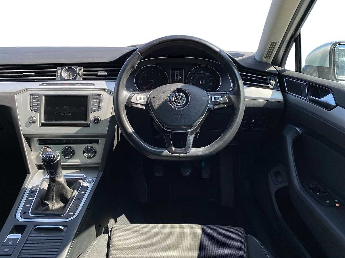 Volkswagen Passat 2.0 TDI SE Business 150PS