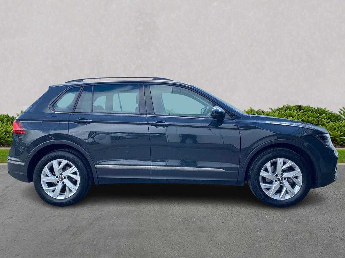 Volkswagen Tiguan 1.5 TSI (150ps) Life EVO DSG 5 door