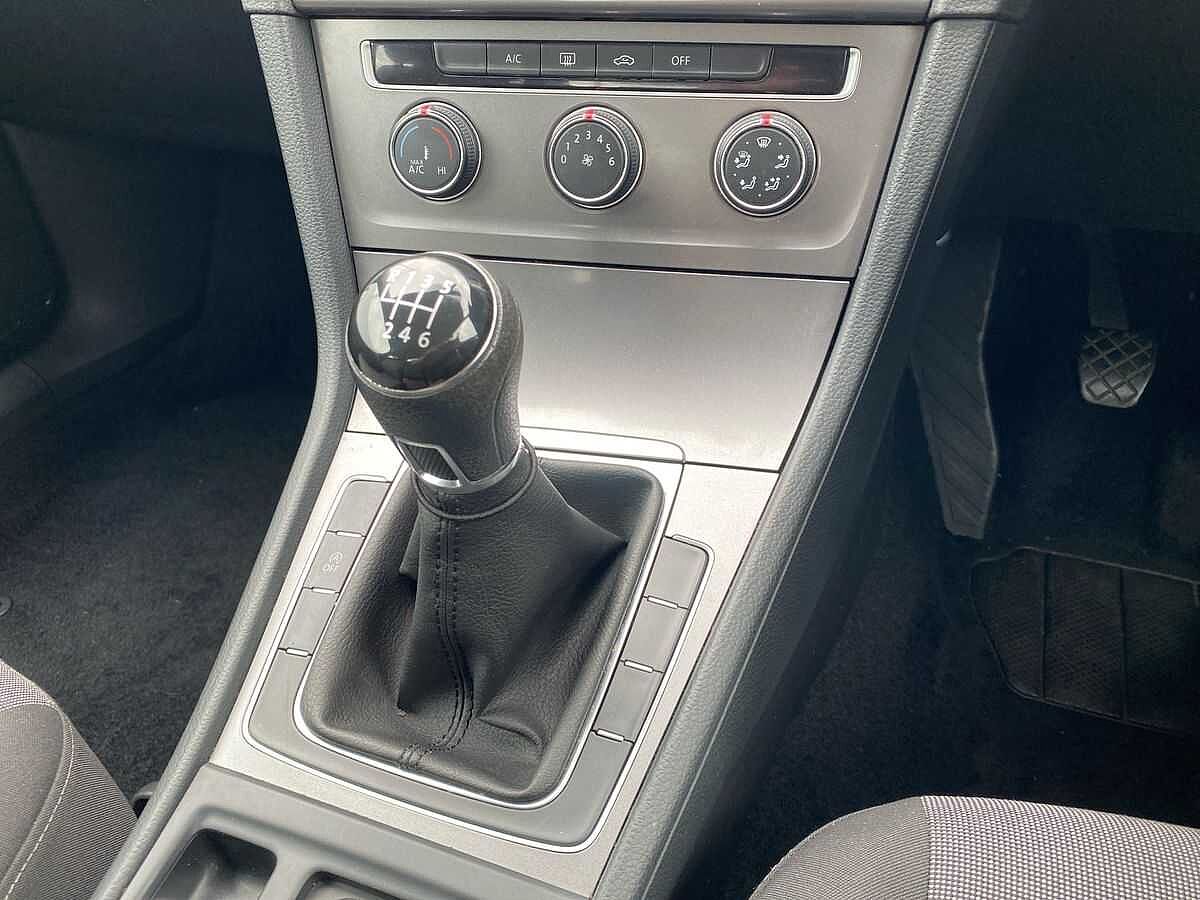 Volkswagen Golf 1.2 TSI S 105PS