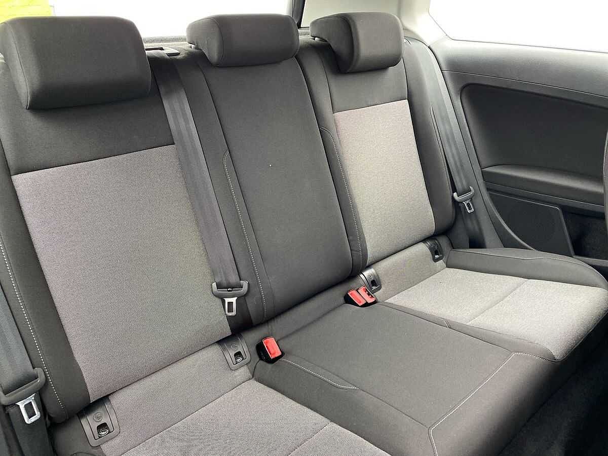 Volkswagen Golf 1.2 TSI S 105PS