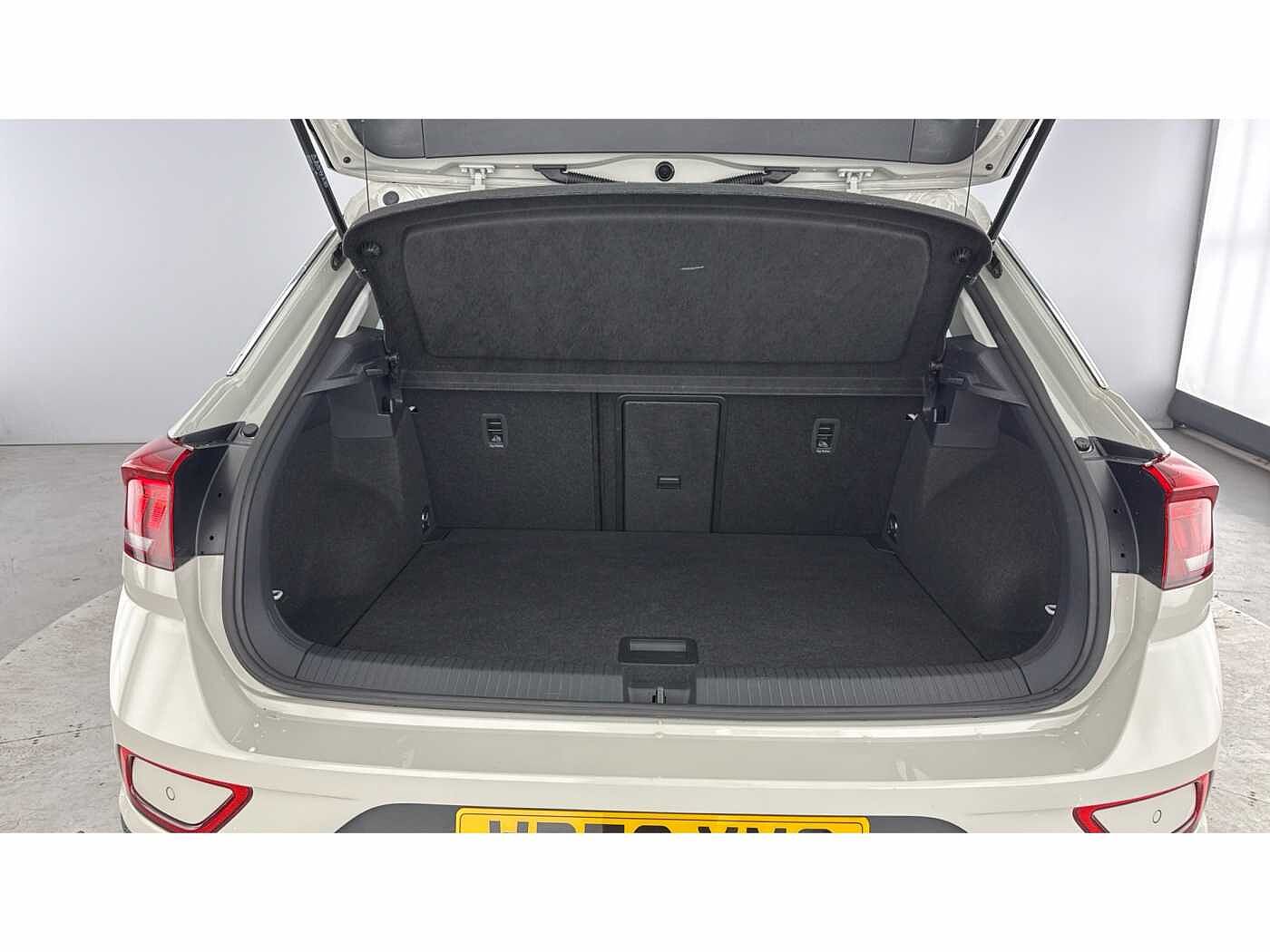 Volkswagen T-ROC Life 1.0 TSI 110PS 6-speed Manual 5 Door