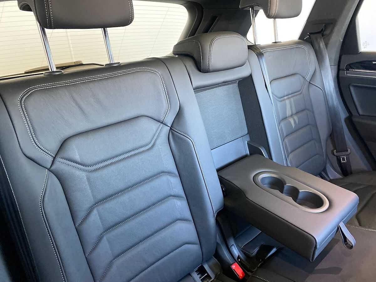 Volkswagen Touareg 3.0TDI (286ps) Black Edition 4Motion 5dr