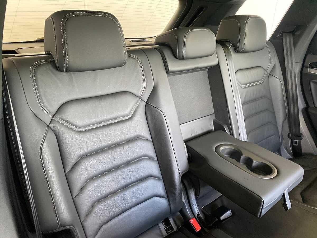 Volkswagen Touareg 3.0TDI (286ps) Black Edition 4Motion 5dr