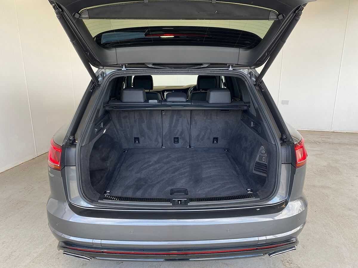 Volkswagen Touareg 3.0TDI (286ps) Black Edition 4Motion 5dr