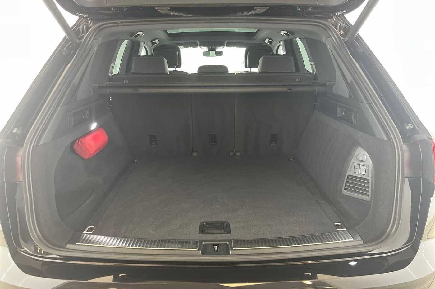 Volkswagen Touareg 3.0 TDI V6 Black Edition SUV 5dr Diesel Tiptronic 4Motion Euro 6 (s/s) (231 ps)