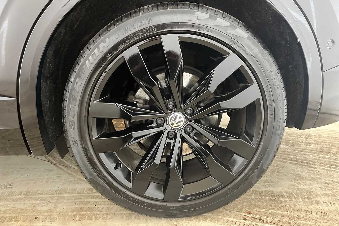 Volkswagen Touareg 3.0 TDI V6 Black Edition SUV 5dr Diesel Tiptronic 4Motion Euro 6 (s/s) (231 ps)