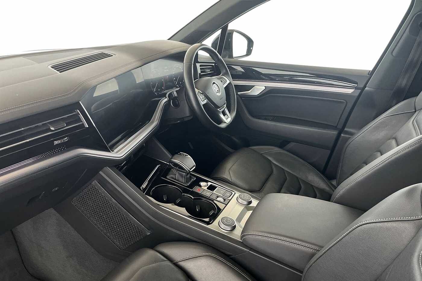 Volkswagen Touareg 3.0 TDI V6 Black Edition SUV 5dr Diesel Tiptronic 4Motion Euro 6 (s/s) (231 ps)