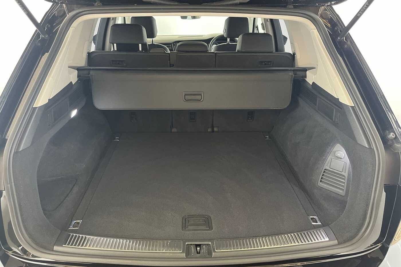 Volkswagen Touareg 3.0 TDI V6 SEL Tiptronic 4Motion Euro 6 (s/s) 5dr