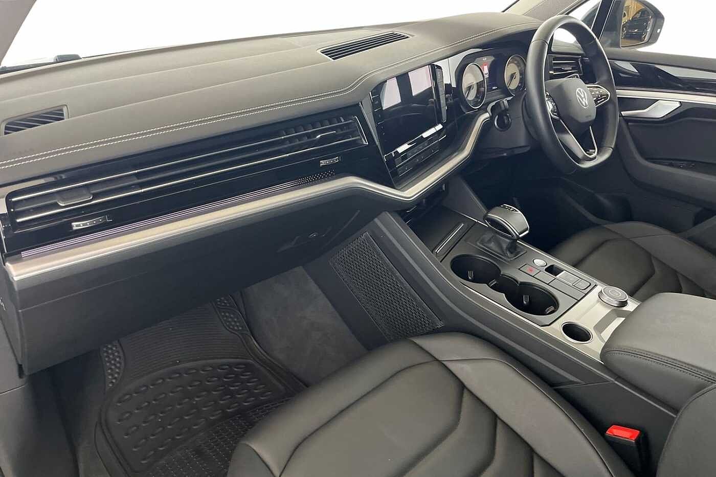 Volkswagen Touareg 3.0 TDI V6 SEL Tiptronic 4Motion Euro 6 (s/s) 5dr