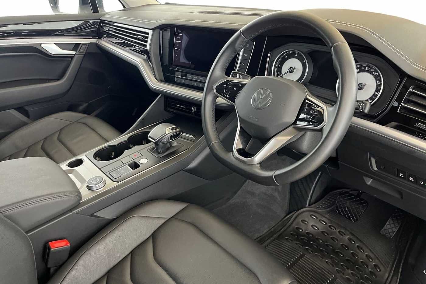 Volkswagen Touareg 3.0 TDI V6 SEL Tiptronic 4Motion Euro 6 (s/s) 5dr