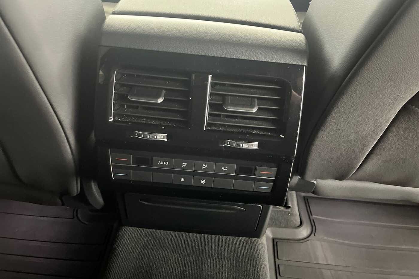 Volkswagen Touareg 3.0 TDI V6 R-Line SUV 5dr Diesel Tiptronic 4Motion Euro 6 (s/s) (286 ps)