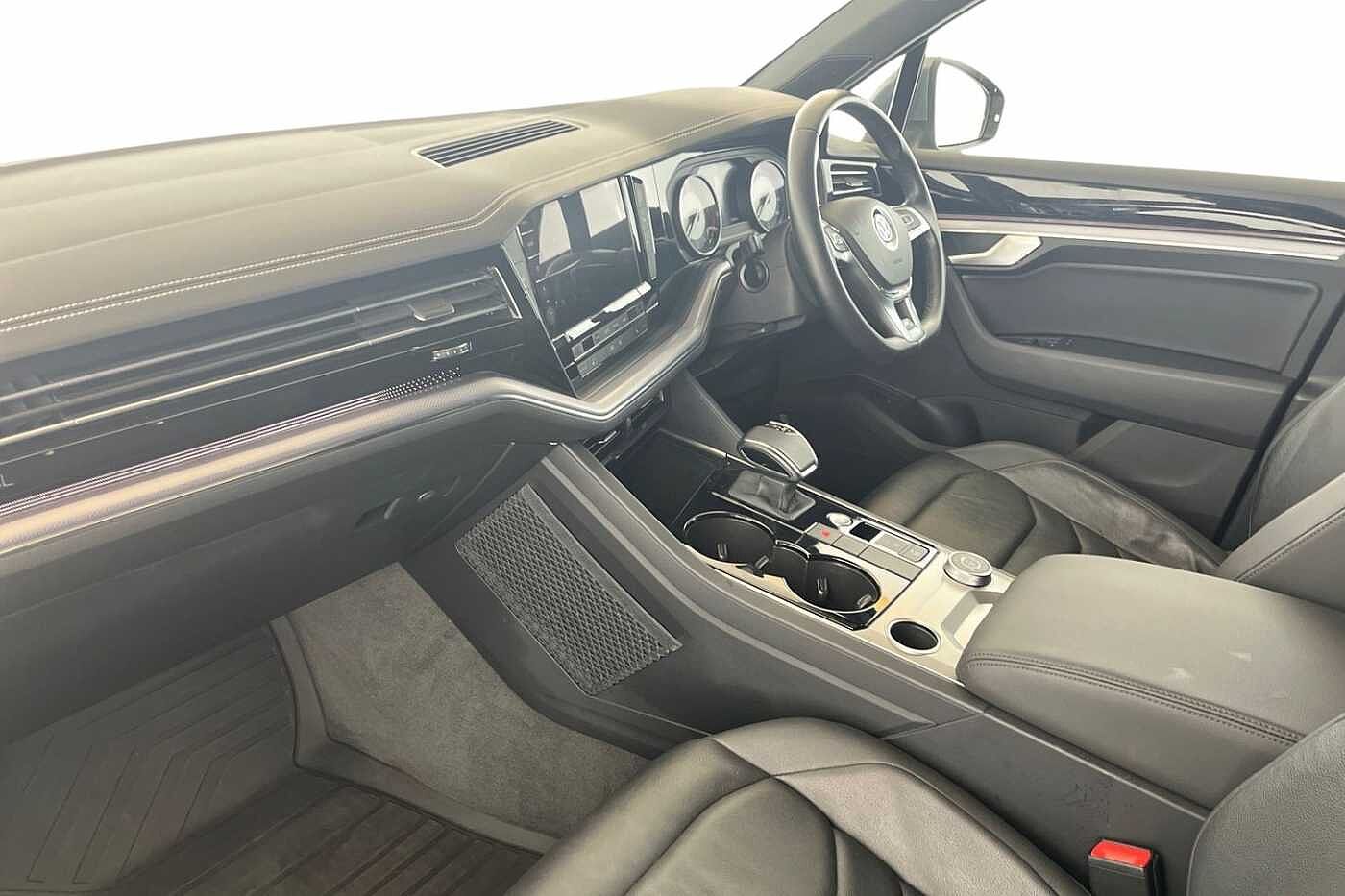 Volkswagen Touareg 3.0 TDI V6 R-Line SUV 5dr Diesel Tiptronic 4Motion Euro 6 (s/s) (286 ps)