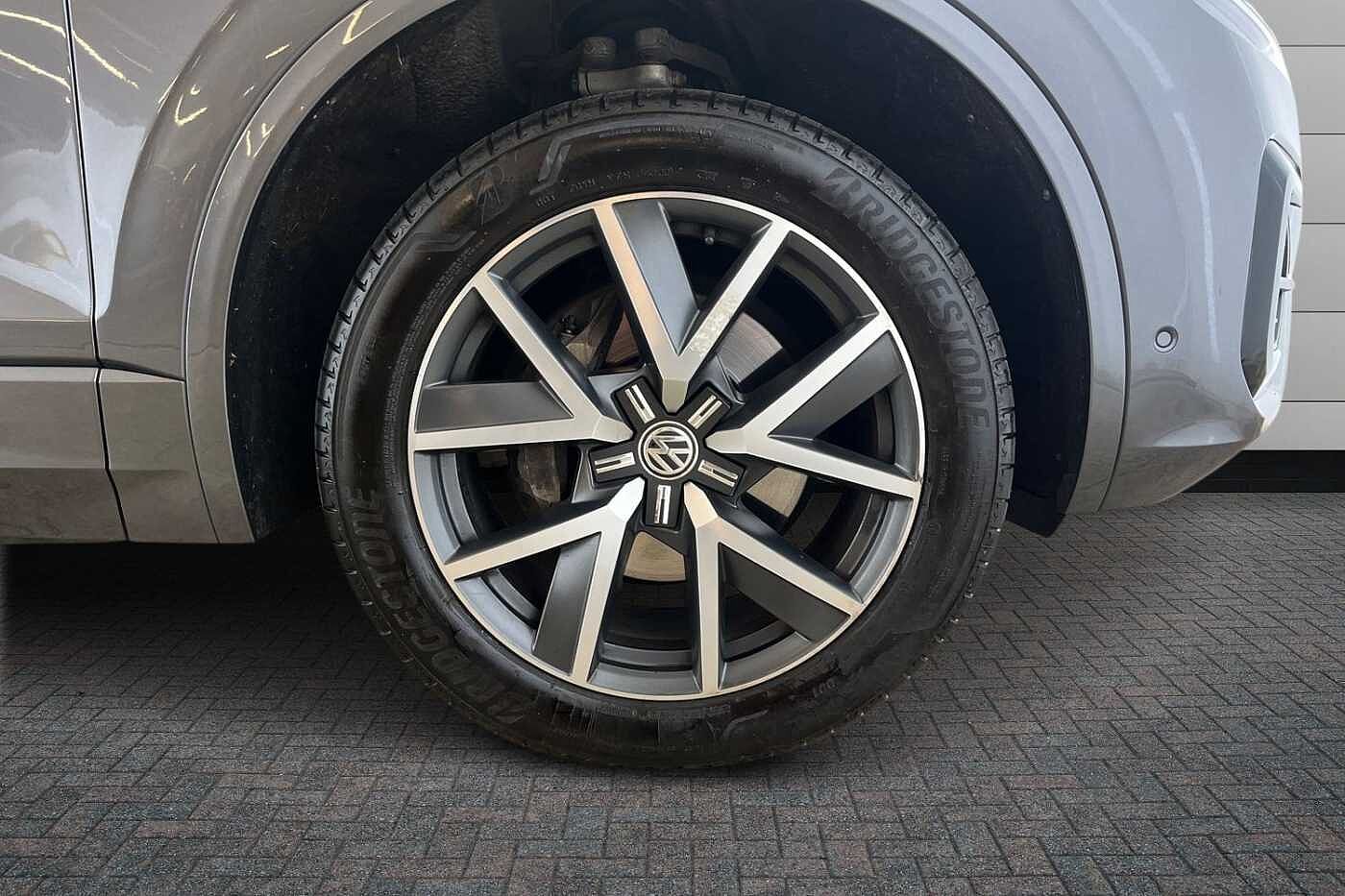 Volkswagen Touareg 3.0 TDI V6 R-Line SUV 5dr Diesel Tiptronic 4Motion Euro 6 (s/s) (286 ps)