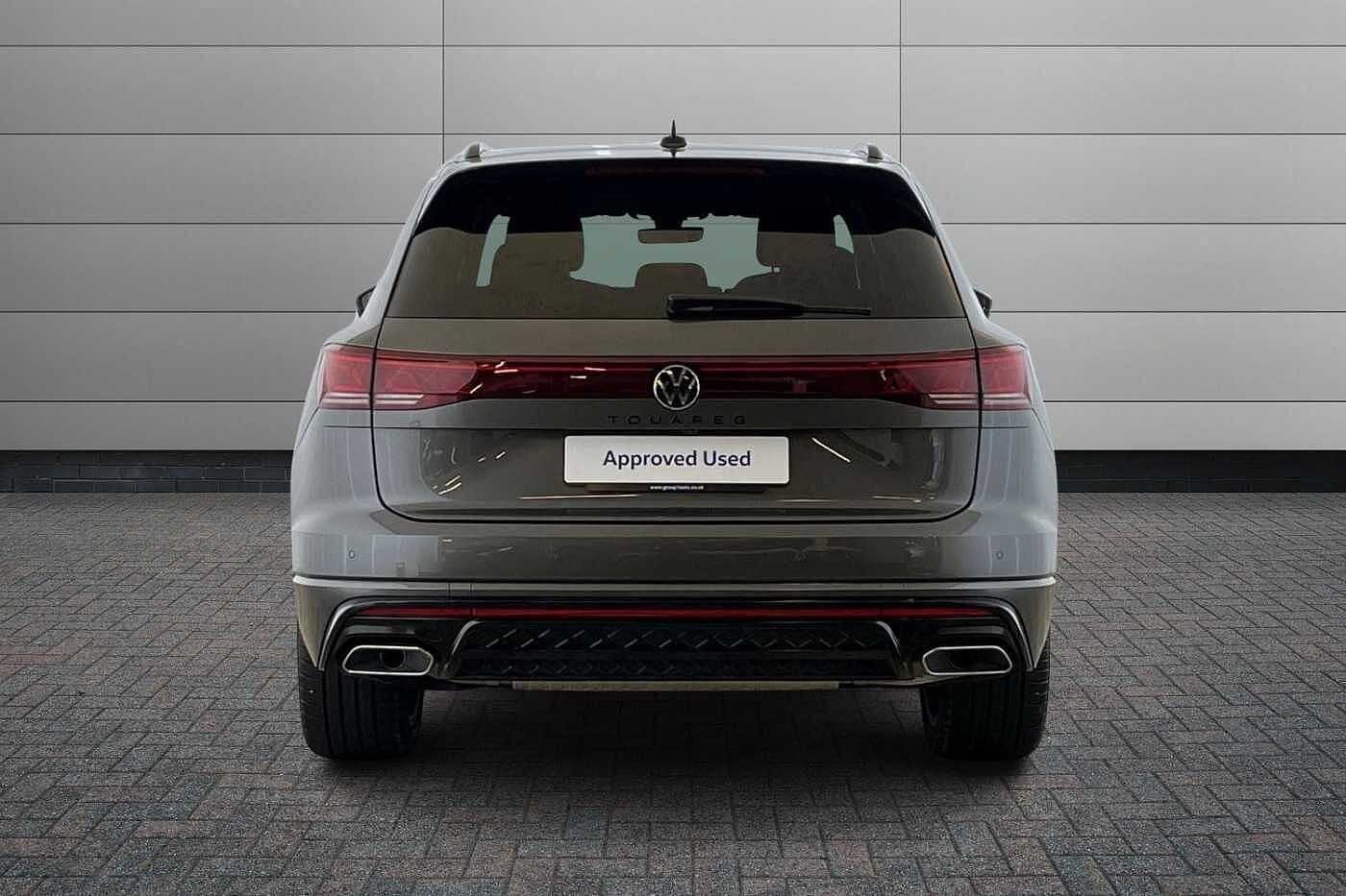 Volkswagen Touareg 3.0 TDI V6 Black Edition SUV 5dr Diesel Tiptronic 4Motion Euro 6 (s/s) (286 ps)