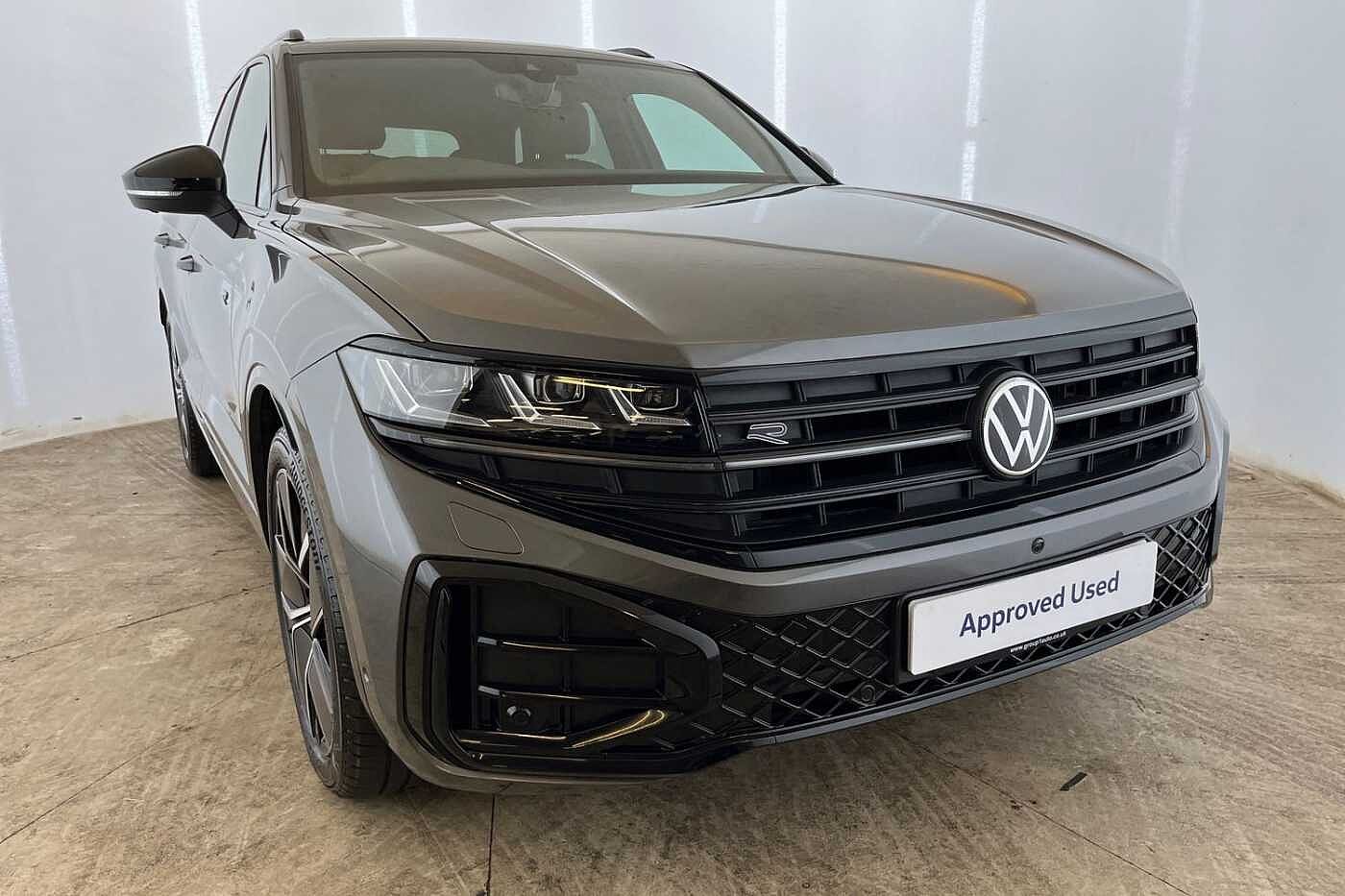 Volkswagen Touareg 3.0 TDI V6 Black Edition SUV 5dr Diesel Tiptronic 4Motion Euro 6 (s/s) (286 ps)