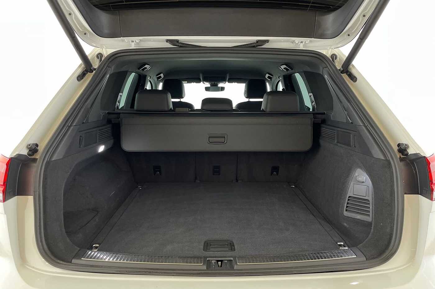 Volkswagen Touareg 3.0 TDI V6 R-Line SUV 5dr Diesel Tiptronic 4Motion Euro 6 (s/s) (286 ps)