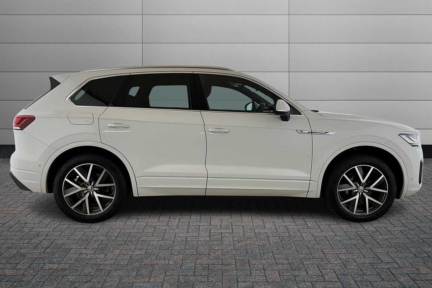 Volkswagen Touareg 3.0 TDI V6 R-Line SUV 5dr Diesel Tiptronic 4Motion Euro 6 (s/s) (286 ps)