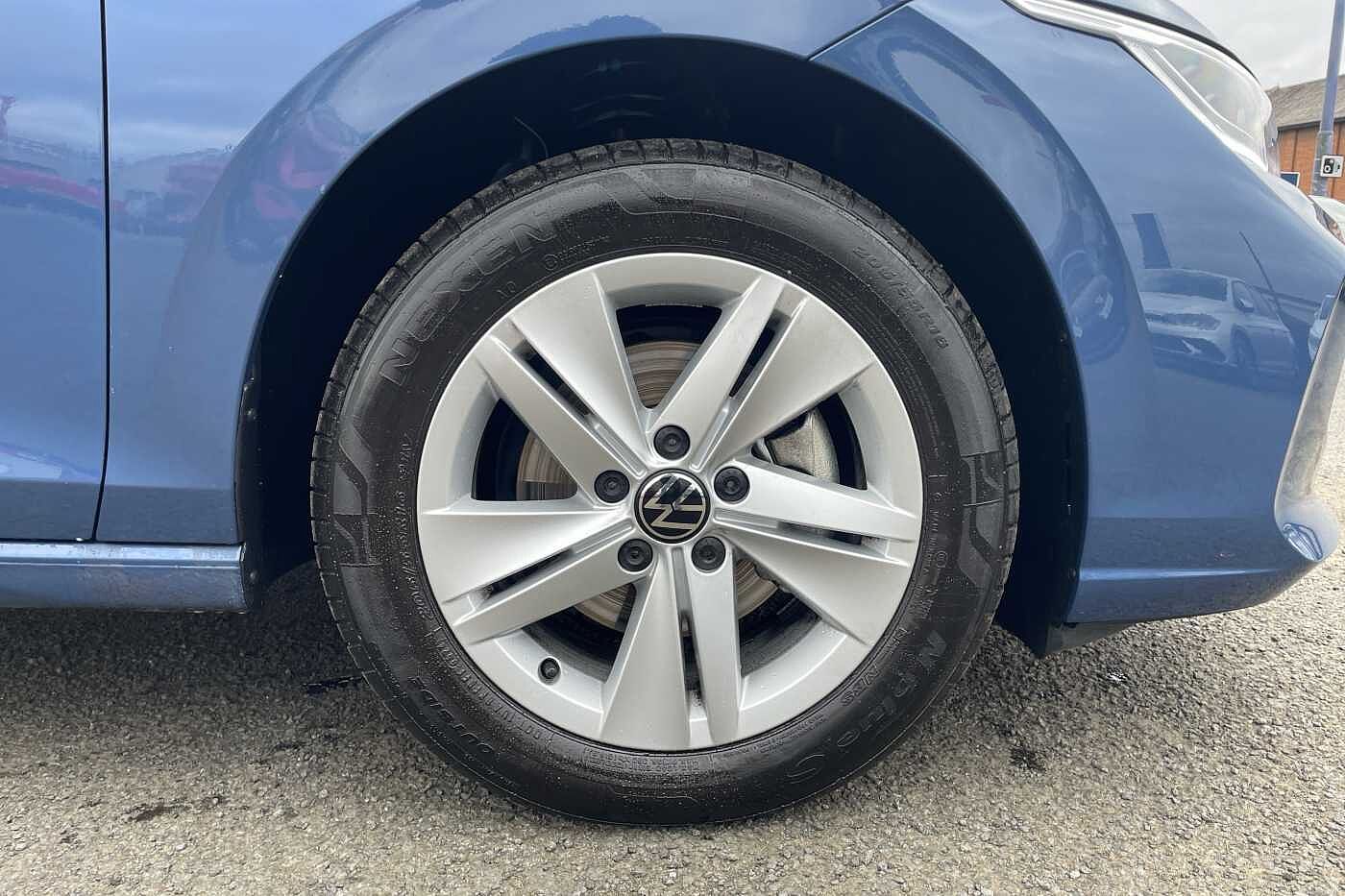 Volkswagen Golf 1.5 TSI Life 5dr