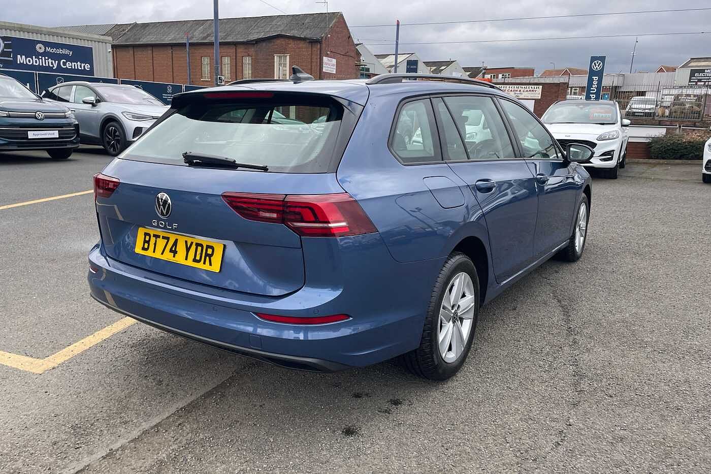 Volkswagen Golf 1.5 TSI Life 5dr