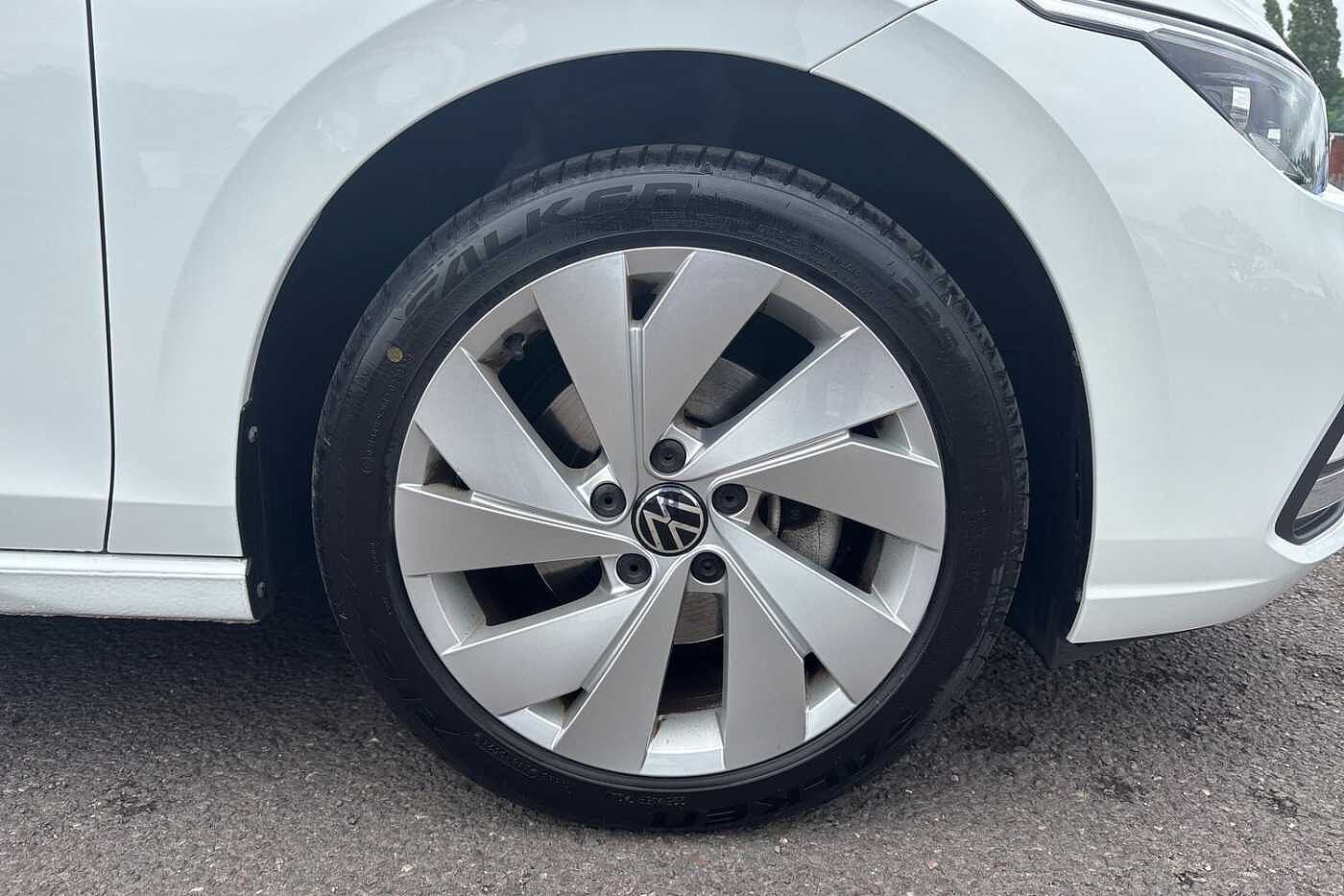 Volkswagen Golf MK8 Hatchback 5-Dr 1.5 TSI (130ps) Style EVO