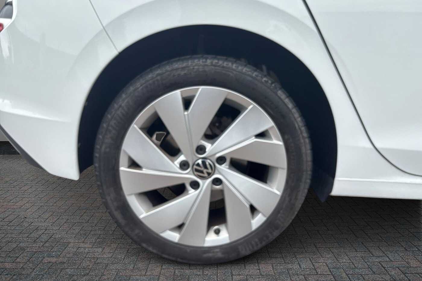 Volkswagen Golf MK8 Hatchback 5-Dr 1.5 TSI (130ps) Style EVO