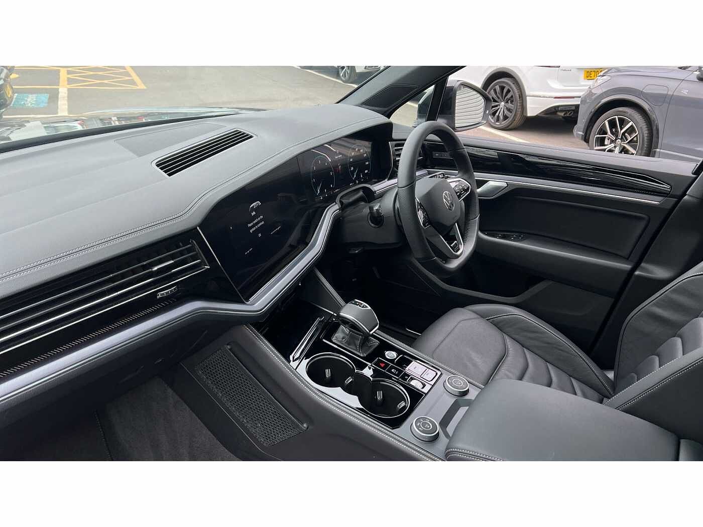 Volkswagen Touareg 3.0TDI (286ps) Black Edition 4Motion 5dr