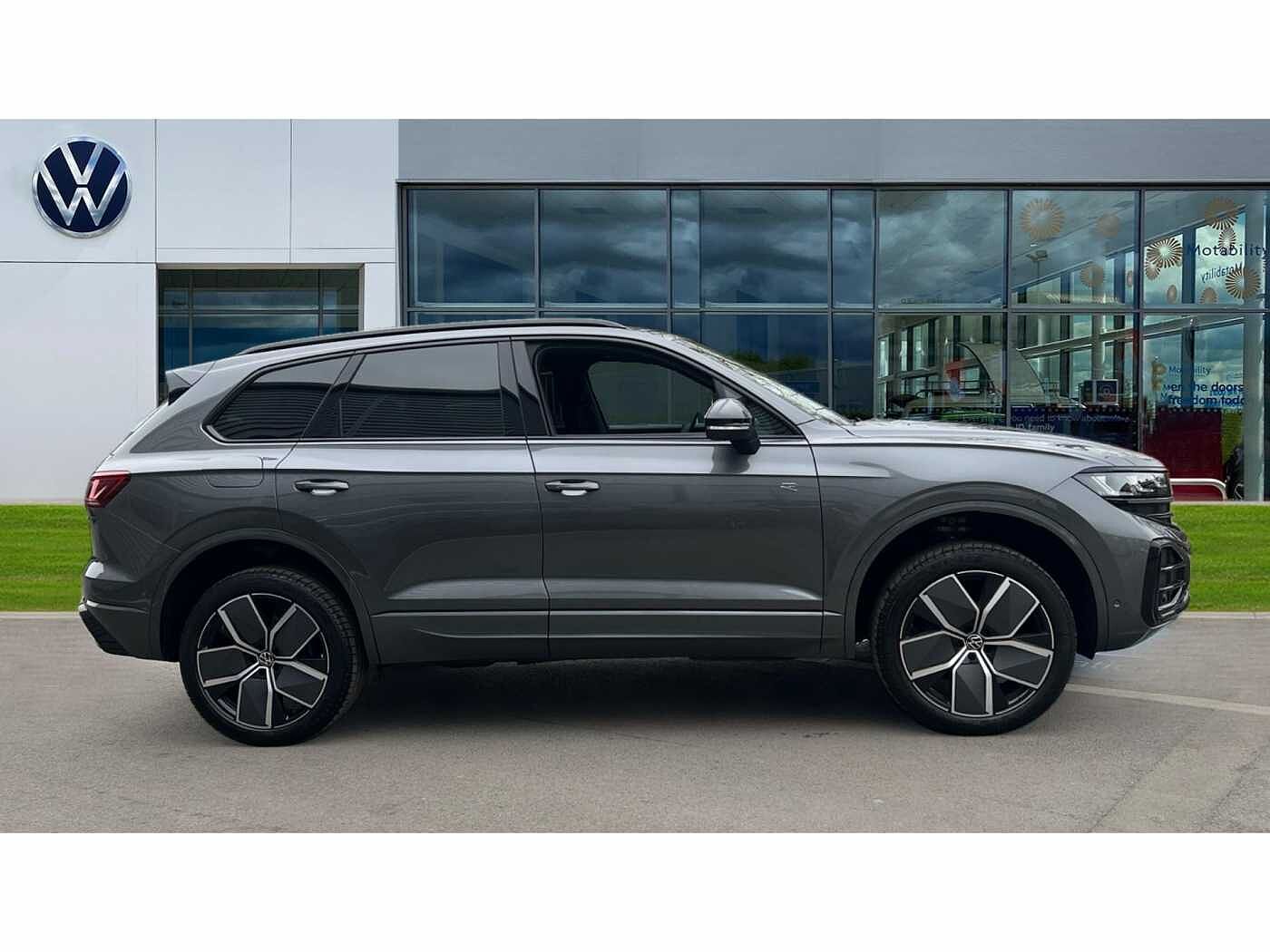 Volkswagen Touareg 3.0TDI (286ps) Black Edition 4Motion 5dr