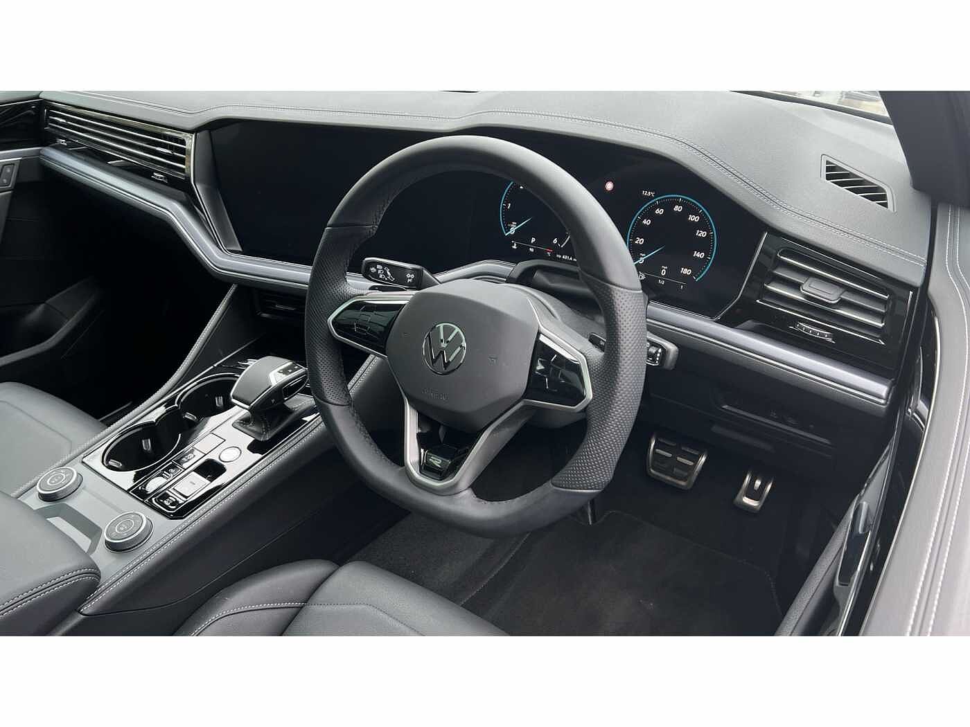 Volkswagen Touareg 3.0TDI (286ps) Black Edition 4Motion 5dr