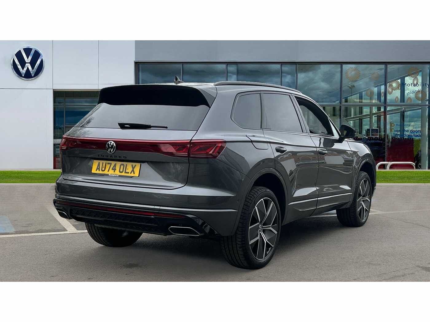 Volkswagen Touareg 3.0TDI (286ps) Black Edition 4Motion 5dr