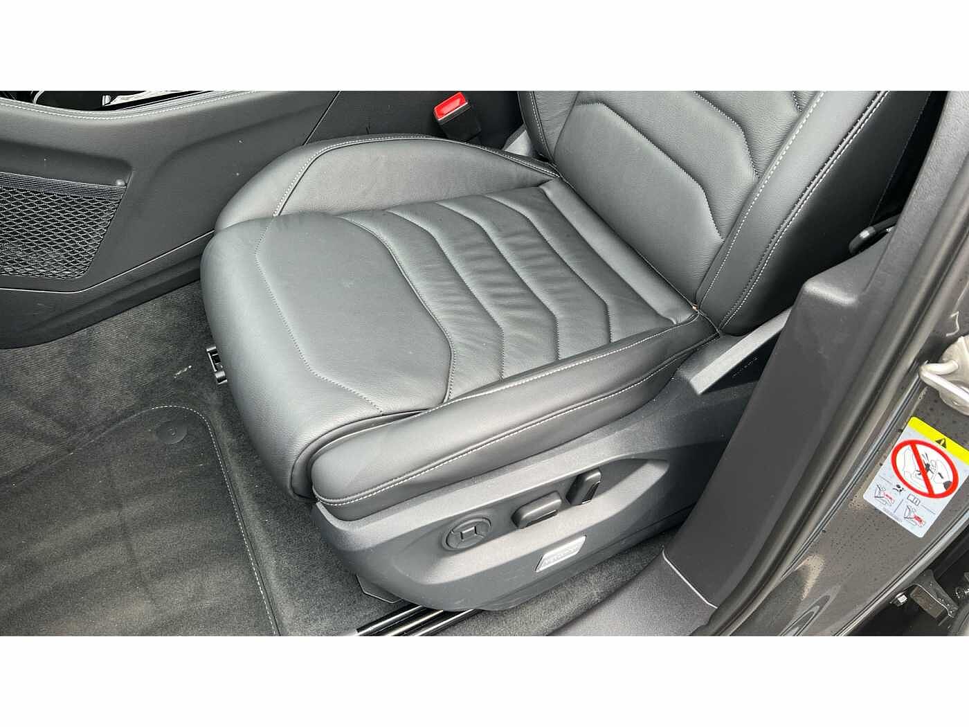 Volkswagen Touareg 3.0TDI (286ps) Black Edition 4Motion 5dr