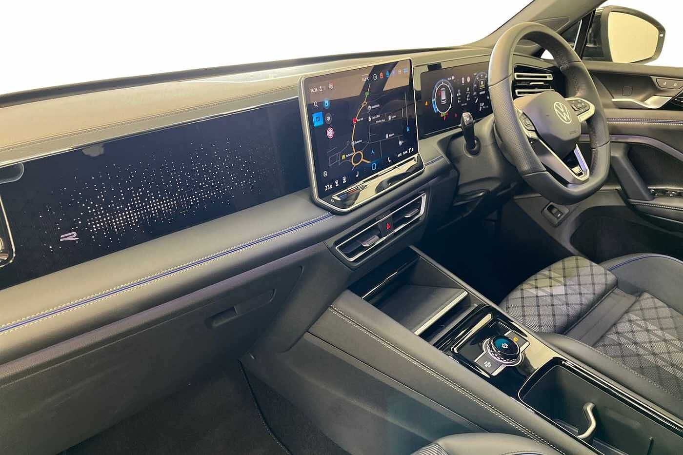 Volkswagen Tiguan 2.0 TDI R-Line SUV 5dr Diesel DSG Euro 6 (s/s) (150 ps)